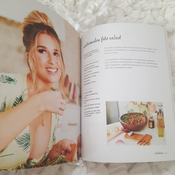 Just Jessie Book by Jessie James Decker NWT New Guide Life, Love, Family, & Food - Picture 10 of 13